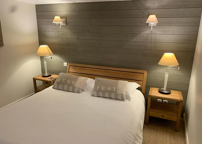 Hotel De La Plage Et Des Falaises, Villers Sur Mer