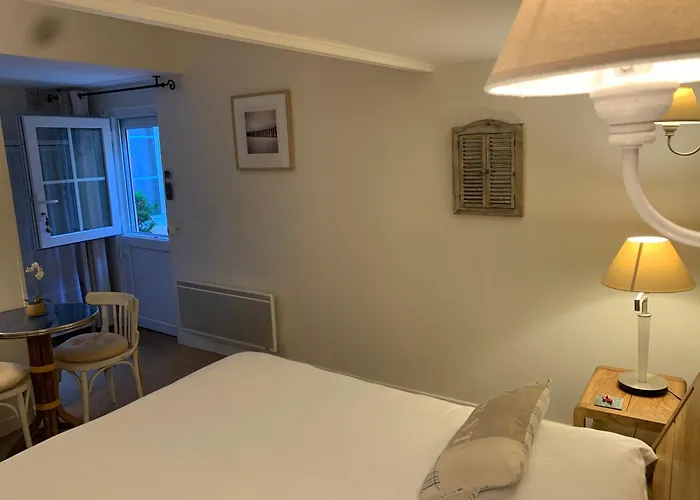 Hotel De La Plage Et Des Falaises, Villers Sur Mer